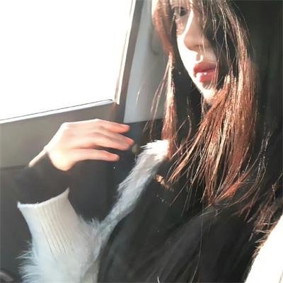 黄昏时分、牵着手